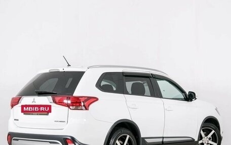 Mitsubishi Outlander III рестайлинг 3, 2015 год, 1 999 000 рублей, 7 фотография