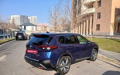Nissan Rogue, 2022 год, 2 600 000 рублей, 3 фотография