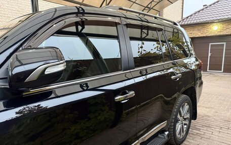 Toyota Land Cruiser 200, 2017 год, 5 650 000 рублей, 3 фотография