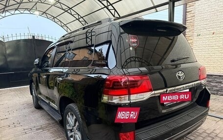 Toyota Land Cruiser 200, 2017 год, 5 650 000 рублей, 4 фотография