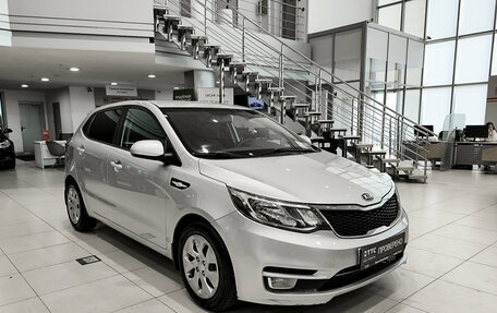 KIA Rio III рестайлинг, 2016 год, 980 000 рублей, 3 фотография