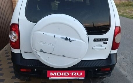 Chevrolet Niva I рестайлинг, 2018 год, 650 000 рублей, 4 фотография