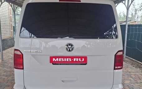 Volkswagen Caravelle T6 рестайлинг, 2018 год, 3 500 000 рублей, 4 фотография