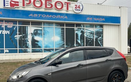 Hyundai Solaris II рестайлинг, 2011 год, 680 000 рублей, 2 фотография