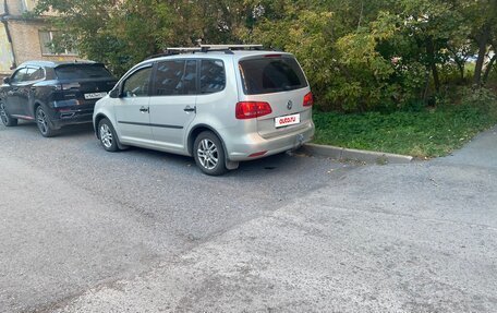 Volkswagen Touran III, 2012 год, 780 000 рублей, 2 фотография