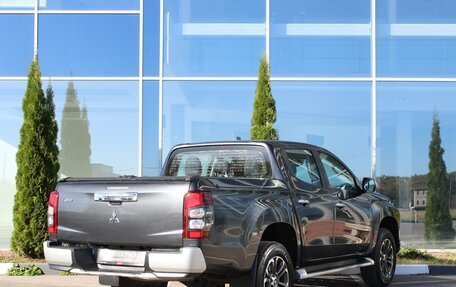 Mitsubishi L200 IV рестайлинг, 2021 год, 3 590 000 рублей, 4 фотография