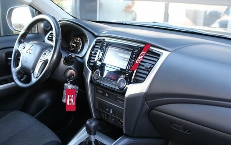 Mitsubishi L200 IV рестайлинг, 2021 год, 3 590 000 рублей, 7 фотография