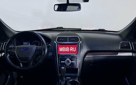 Ford Explorer V рестайлинг, 2018 год, 2 250 000 рублей, 9 фотография