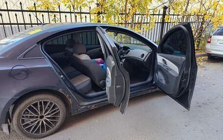 Chevrolet Cruze II, 2010 год, 500 000 рублей, 6 фотография