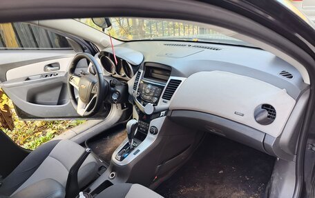 Chevrolet Cruze II, 2010 год, 500 000 рублей, 9 фотография
