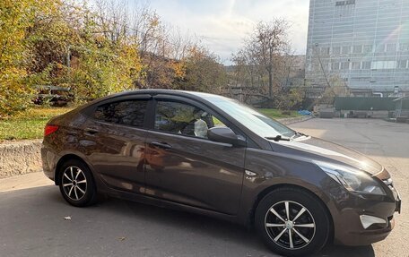 Hyundai Solaris II рестайлинг, 2015 год, 820 000 рублей, 1 фотография