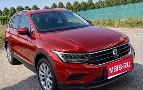 Volkswagen Tiguan II, 2022 год, 2 262 000 рублей, 1 фотография
