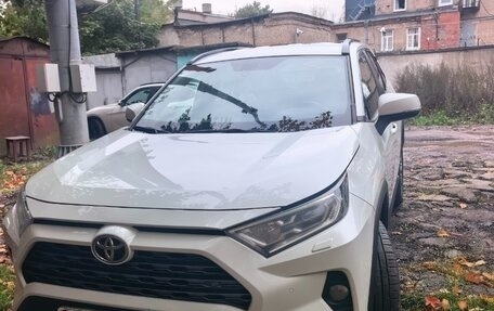 Toyota RAV4, 2021 год, 3 400 000 рублей, 1 фотография