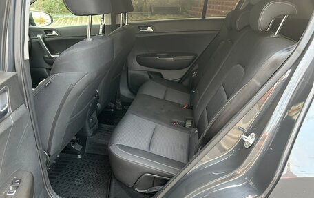 KIA Sportage IV рестайлинг, 2018 год, 2 250 000 рублей, 10 фотография