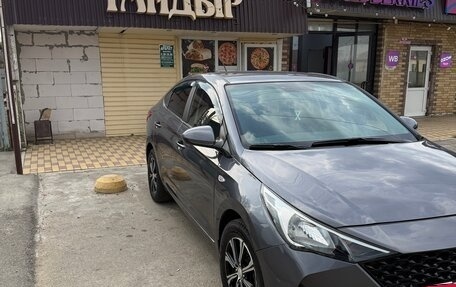 Hyundai Solaris II рестайлинг, 2021 год, 1 290 000 рублей, 2 фотография