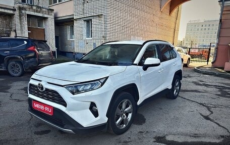 Toyota RAV4, 2019 год, 2 750 000 рублей, 1 фотография