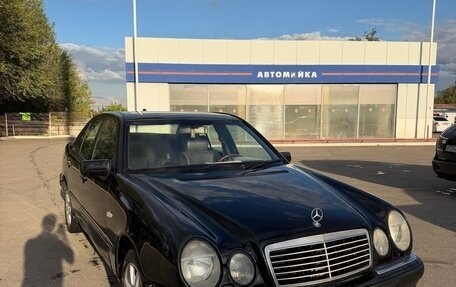 Mercedes-Benz E-Класс, 1998 год, 320 000 рублей, 1 фотография
