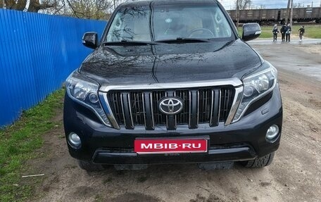 Toyota Land Cruiser Prado 150 рестайлинг, 2014 год, 2 900 000 рублей, 1 фотография