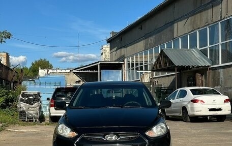 Hyundai Solaris II рестайлинг, 2013 год, 449 000 рублей, 1 фотография