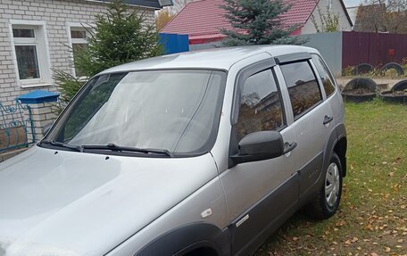 Chevrolet Niva I рестайлинг, 2011 год, 360 000 рублей, 1 фотография