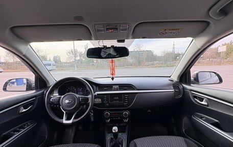 KIA Rio IV, 2018 год, 1 299 999 рублей, 9 фотография