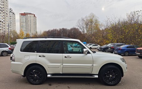 Mitsubishi Pajero IV рестайлинг 2, 2020 год, 3 400 000 рублей, 3 фотография