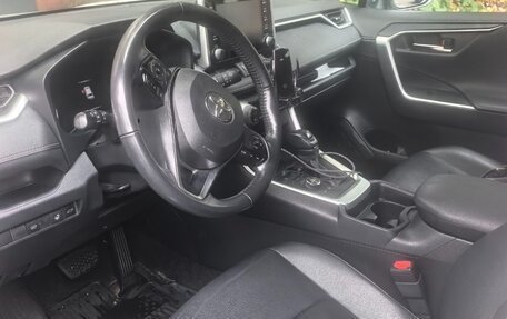 Toyota RAV4, 2021 год, 3 400 000 рублей, 2 фотография