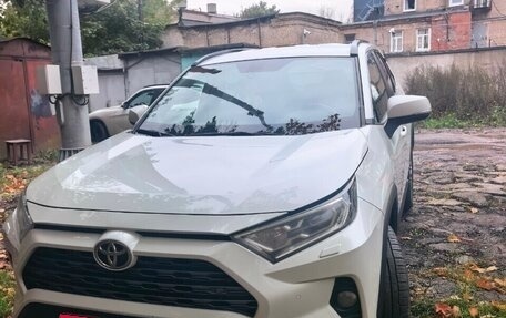 Toyota RAV4, 2021 год, 3 400 000 рублей, 6 фотография