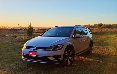 Volkswagen Golf VII рестайлинг, 2017 год, 1 820 000 рублей, 1 фотография