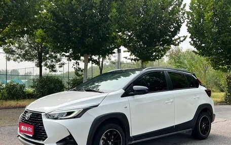 Toyota Yaris XP150 рестайлинг, 2023 год, 950 000 рублей, 1 фотография