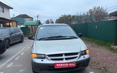 Chrysler Voyager III, 2000 год, 250 000 рублей, 1 фотография
