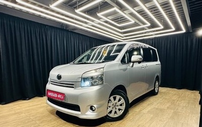 Toyota Voxy II, 2010 год, 1 379 000 рублей, 1 фотография