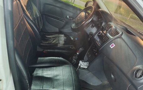Renault Logan II, 2017 год, 470 000 рублей, 8 фотография