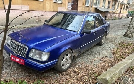 Mercedes-Benz E-Класс, 1995 год, 260 000 рублей, 3 фотография