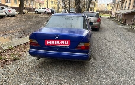Mercedes-Benz E-Класс, 1995 год, 260 000 рублей, 4 фотография