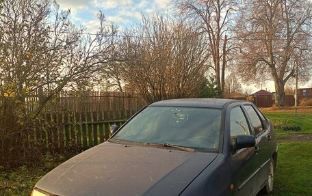 Volkswagen Polo III рестайлинг, 1997 год, 15 000 рублей, 1 фотография