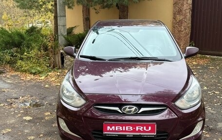 Hyundai Solaris II рестайлинг, 2013 год, 775 000 рублей, 1 фотография