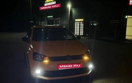 Volkswagen Polo VI (EU Market), 2011 год, 560 000 рублей, 1 фотография