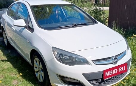 Opel Astra J, 2013 год, 725 000 рублей, 1 фотография