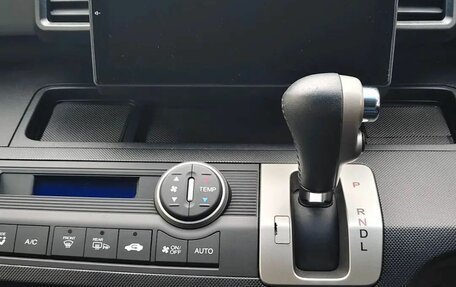 Honda Freed I, 2015 год, 1 280 000 рублей, 8 фотография