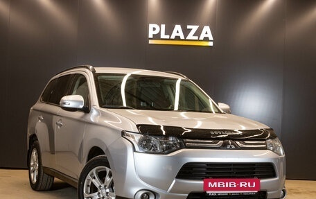 Mitsubishi Outlander III рестайлинг 3, 2012 год, 1 350 000 рублей, 2 фотография