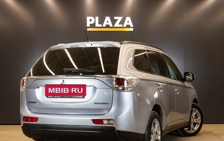 Mitsubishi Outlander III рестайлинг 3, 2012 год, 1 350 000 рублей, 3 фотография