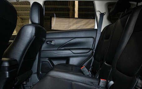 Mitsubishi Outlander III рестайлинг 3, 2012 год, 1 350 000 рублей, 10 фотография