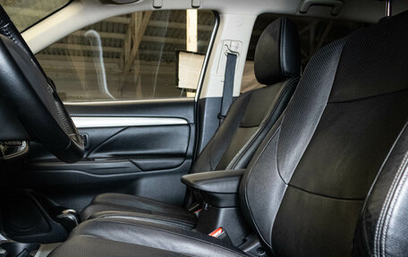 Mitsubishi Outlander III рестайлинг 3, 2012 год, 1 350 000 рублей, 9 фотография