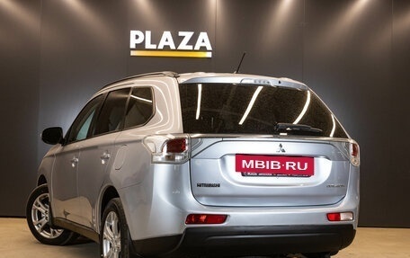 Mitsubishi Outlander III рестайлинг 3, 2012 год, 1 350 000 рублей, 4 фотография