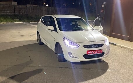 Hyundai Solaris II рестайлинг, 2013 год, 525 000 рублей, 1 фотография
