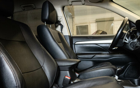 Mitsubishi Outlander III рестайлинг 3, 2012 год, 1 350 000 рублей, 12 фотография