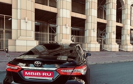 Toyota Camry, 2022 год, 3 500 000 рублей, 5 фотография