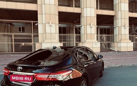Toyota Camry, 2022 год, 3 500 000 рублей, 7 фотография