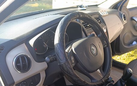 Renault Logan II, 2016 год, 910 000 рублей, 9 фотография